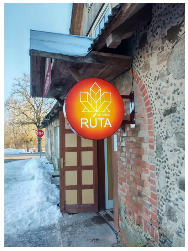 Gaismas reklāma, gaismas kastes