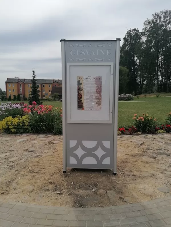 LED izgaismoti informācijas stendi