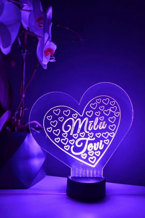 LED izgaismota plāksnīte, personalizēta