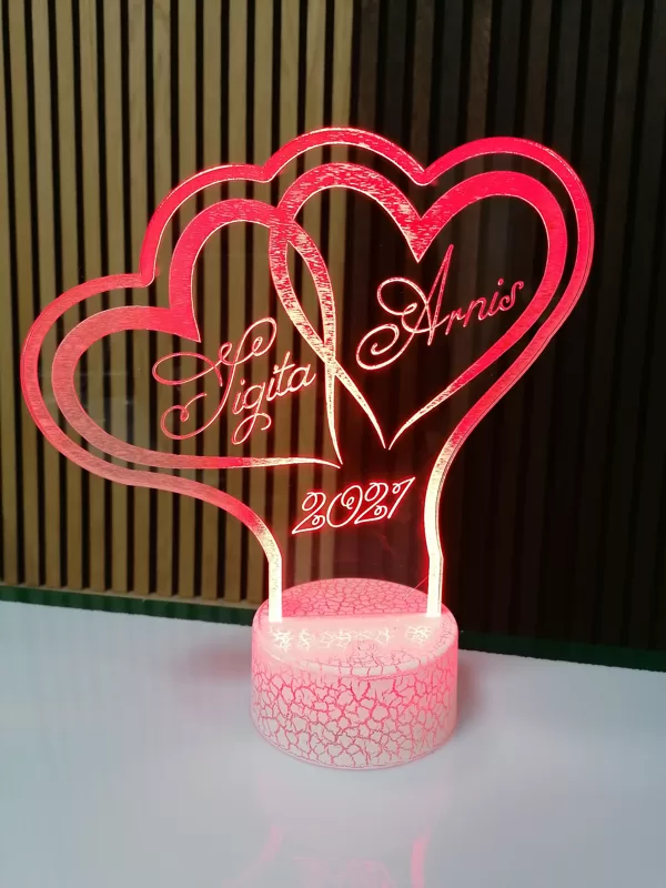 LED izgaismota plāksnīte, personalizēta