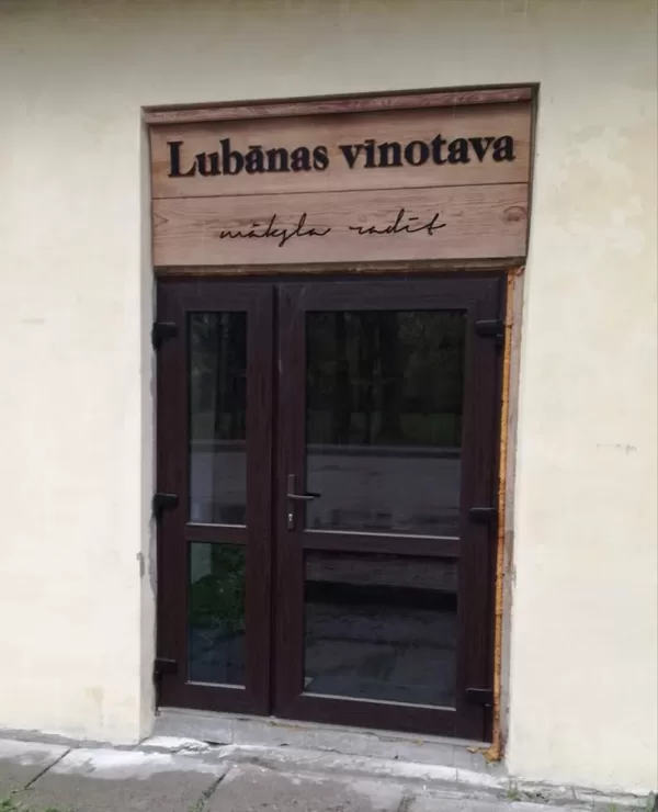 Izkārtne no koka