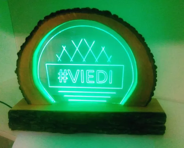 Personalizēta LED izgaismots dekors