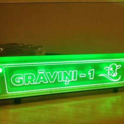 Auto LED izgaismotas plāksnītes