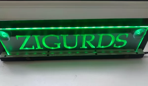 Auto LED izgaismotas plāksnītes